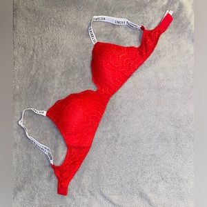 Victoria’s Secret- Sexy Tee Wireless Push-Up Lacie Bra- size 32C
